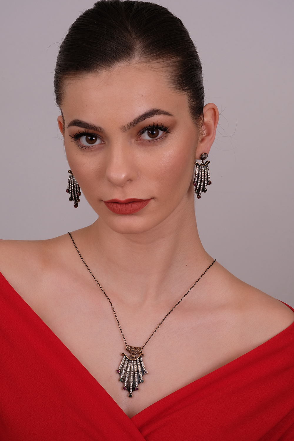 PERSIS Necklace and Earrings Jewelry Set