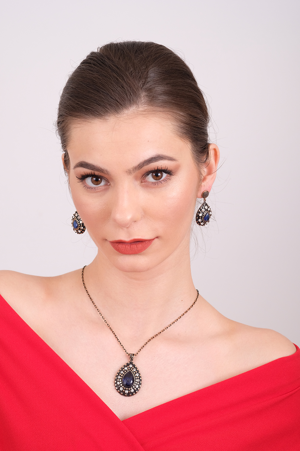 ROXANE Necklace and Earrings Jewelry Set